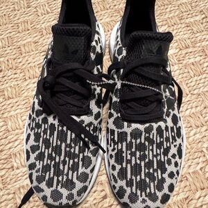 Adidas cheetah print 9